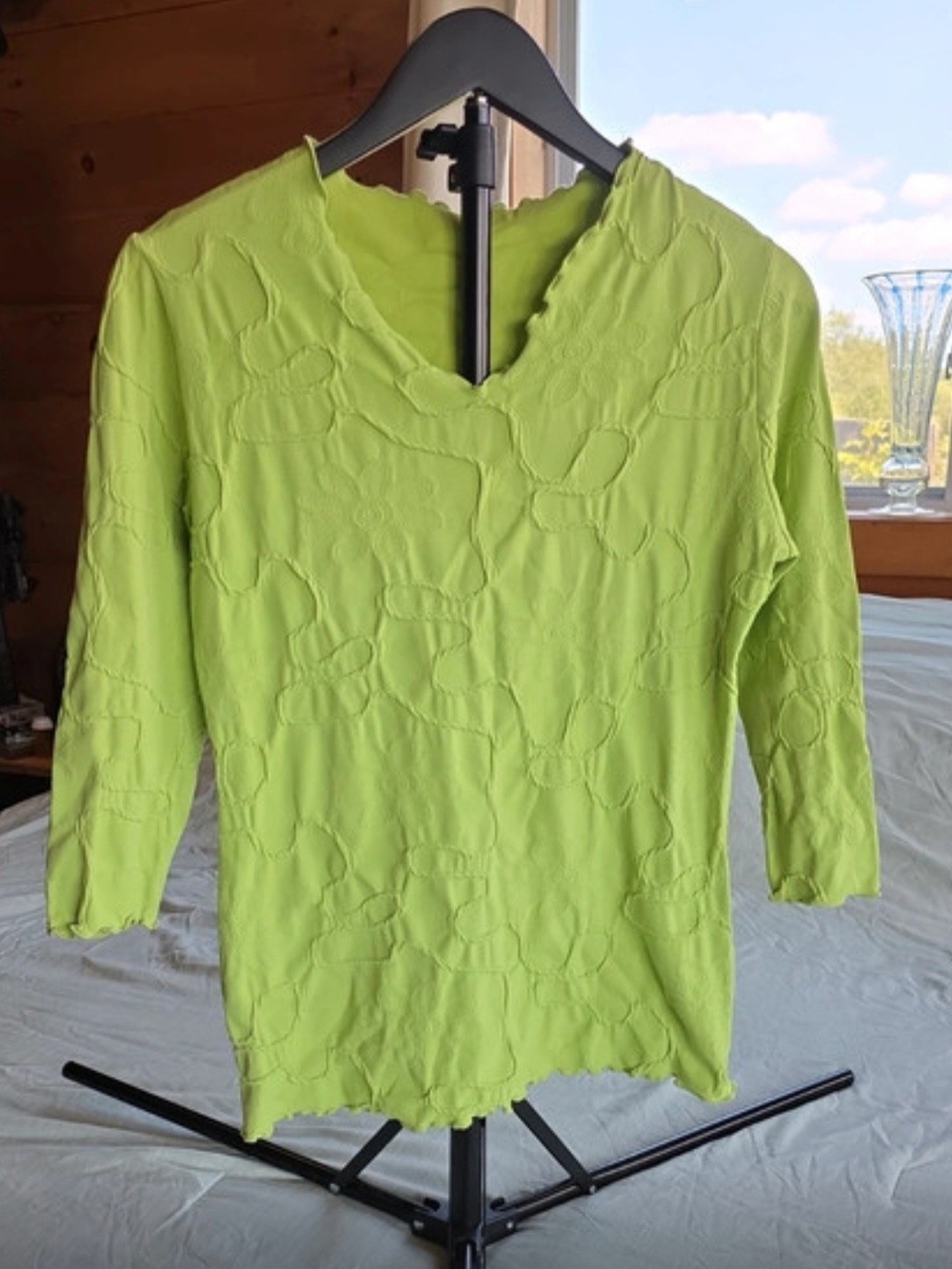 Haystacks Lime Green 3/4 Sleeve Surreal Textured V-Neck Top - Small